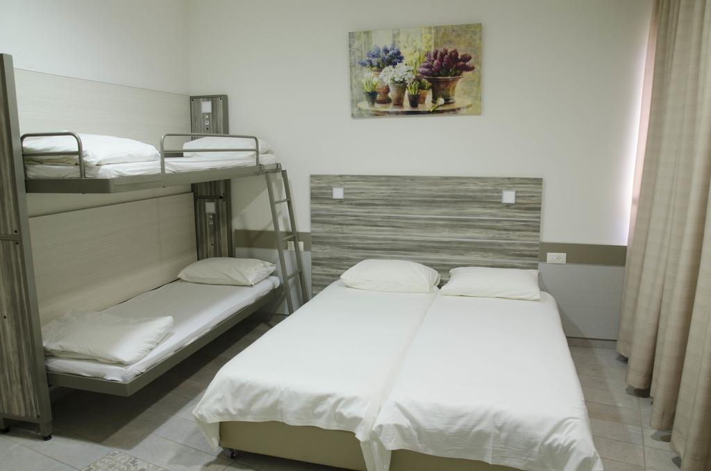 Hi - Pkiin Hostel Buqei'a Экстерьер фото