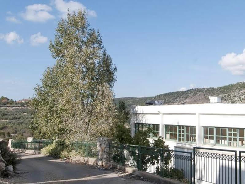 Hi - Pkiin Hostel Buqei'a Экстерьер фото